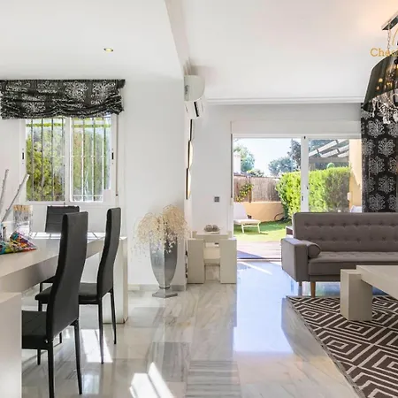 Adosado Puerto Banus Relax بيت للعطل
