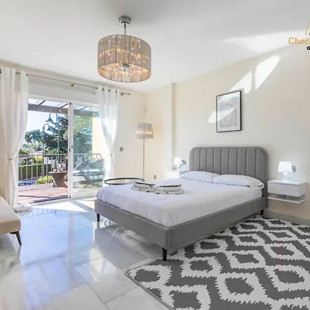 Adosado Puerto Banus Relax بيت للعطل